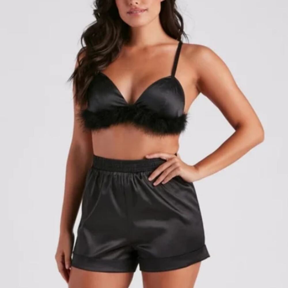 Windsor Womens Flirtatious Satin Feather Trim Bra &‎ Shorts Pajama Set Size M